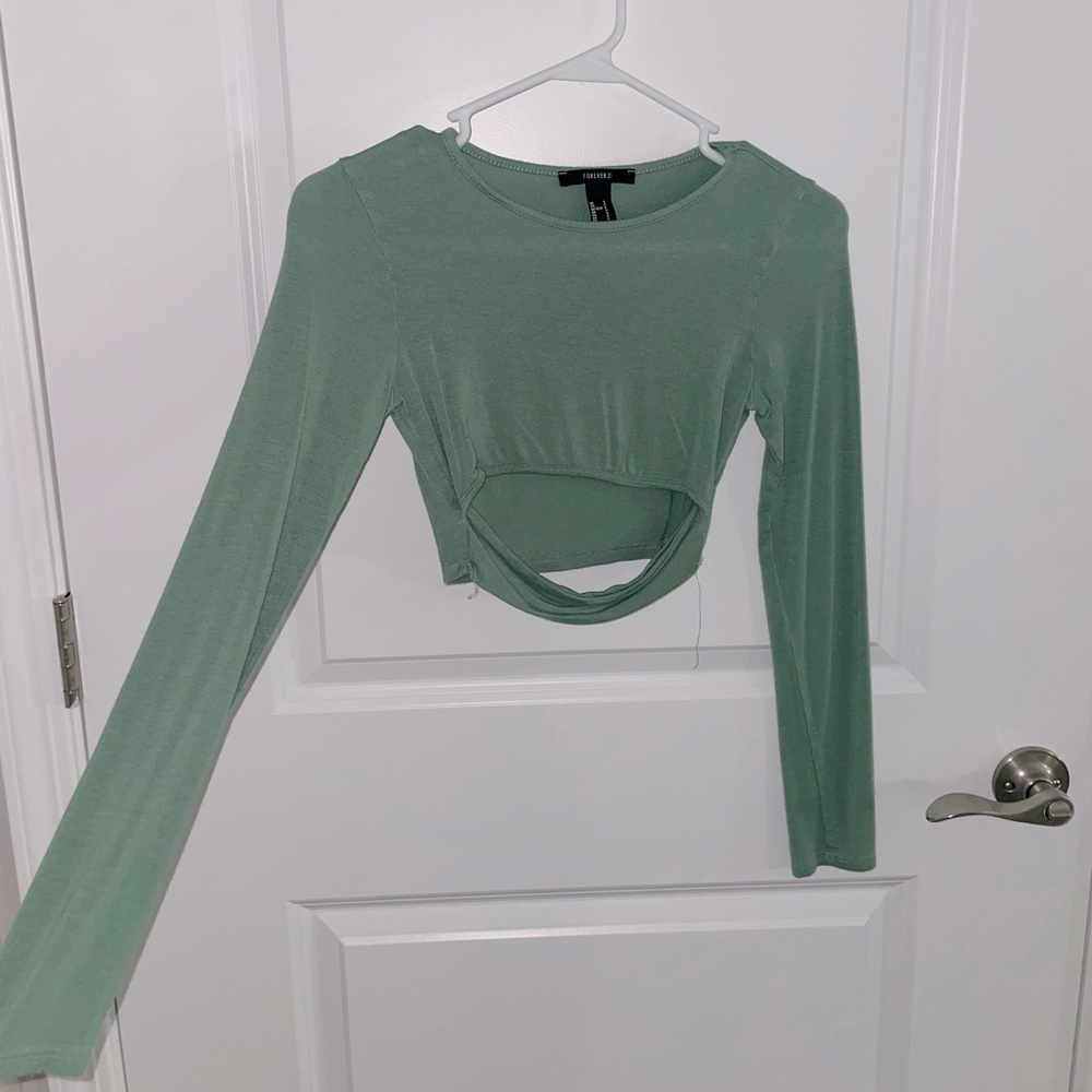 FOREVER 21 LONG SLEEVE CROP TOP